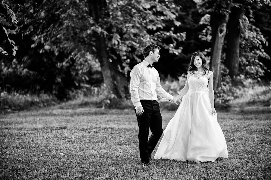 婚禮攝影師Corina Cherciu（corinaoghina）。2017 8月15日的照片