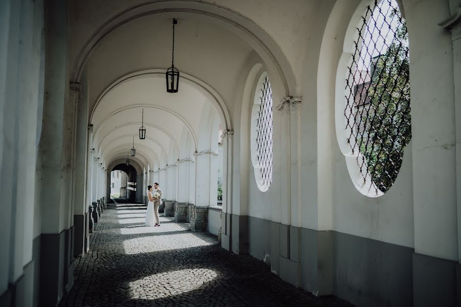 Svadobný fotograf Matouš Coufal (matouscoufal). Fotografia publikovaná 21. novembra 2022