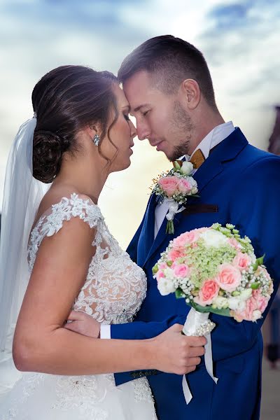 Fotógrafo de casamento Matúš Čuchta (cuchtaphoto). Foto de 1 de agosto 2021