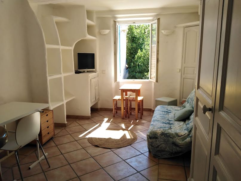 Location meublée appartement 1 pièce 23 m² à Toulon (83000), 500 €