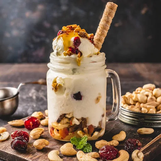 Classic Vanilla Dry Fruit Special Sundae