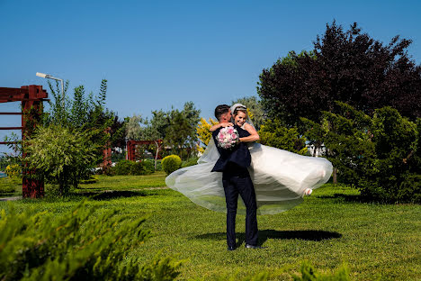 Fotografo di matrimoni Magdalena Gheonea (magdagheonea). Foto del 21 aprile 2022