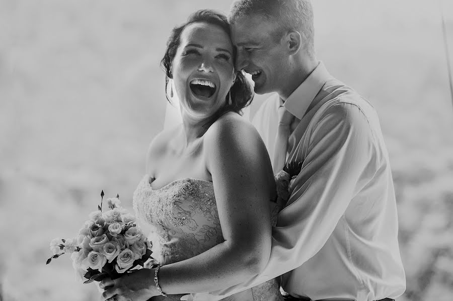 Fotógrafo de casamento Tito Rikardo (titorikardo). Foto de 18 de março 2015