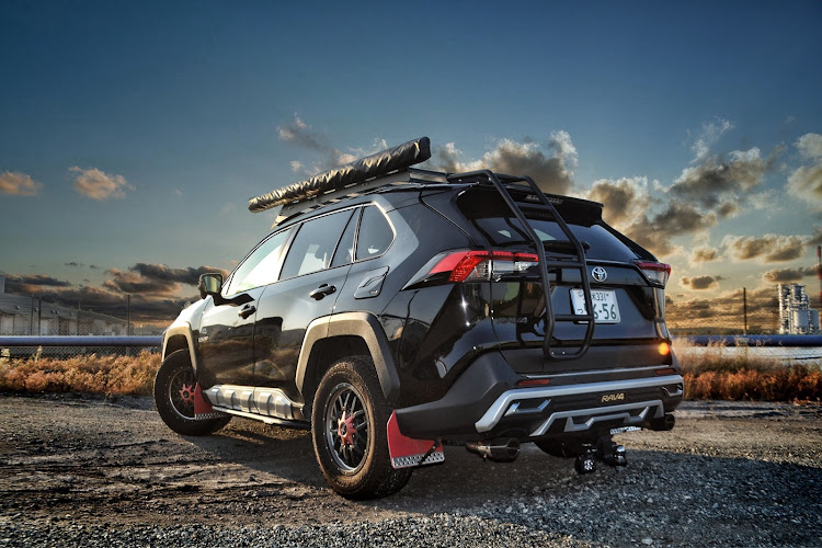 RAV4のRAV4HYBRID・ＲＡＶ4・rav4・rav4adventure・RAV4乗りさんと繋がりたいに関するカスタム事例の投稿画像1枚目