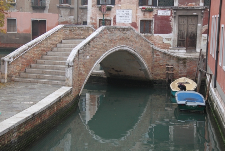 Su e giù per calli ponti e campielli di gergi