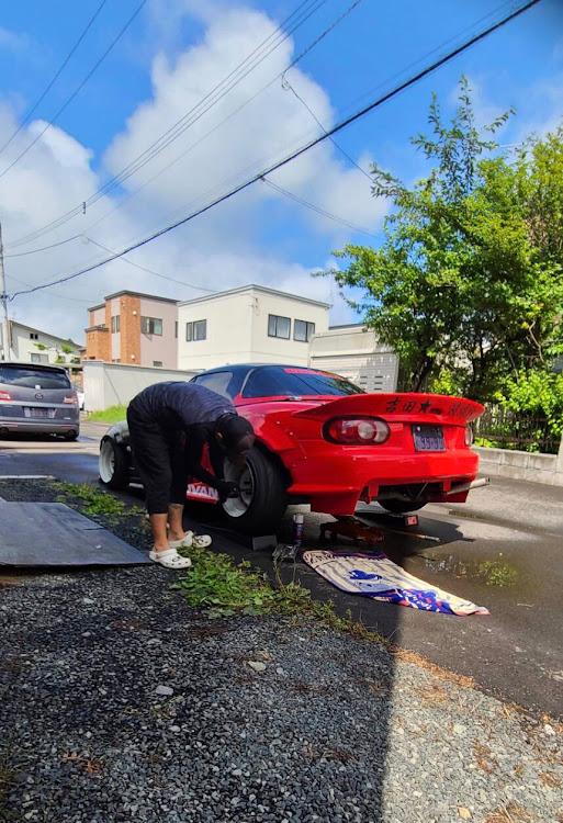 ロードスターの長距離ドライブには向かないクルマ・腹下強打・ハンドルセンターズレ・キャンバー増し増し・ゾンビマスクはハマるに関するカスタム事例の投稿画像1枚目