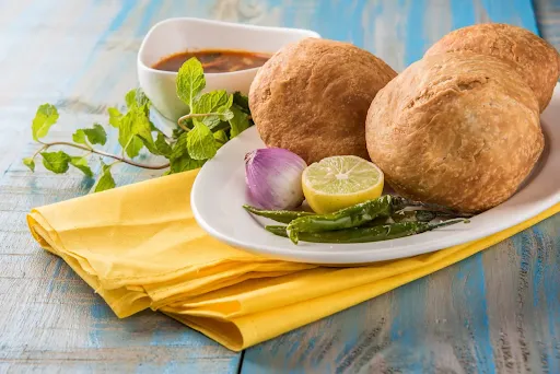 Aloo Kachori [4 Pieces] With Raita And Dahi