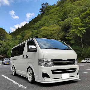 ハイエースバン TRH200V