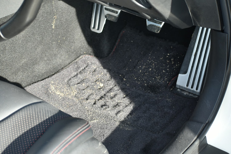 フェアレディZのWRX S4・一眼レフ・砂浜・モーニングに関するカスタム事例の投稿画像5枚目