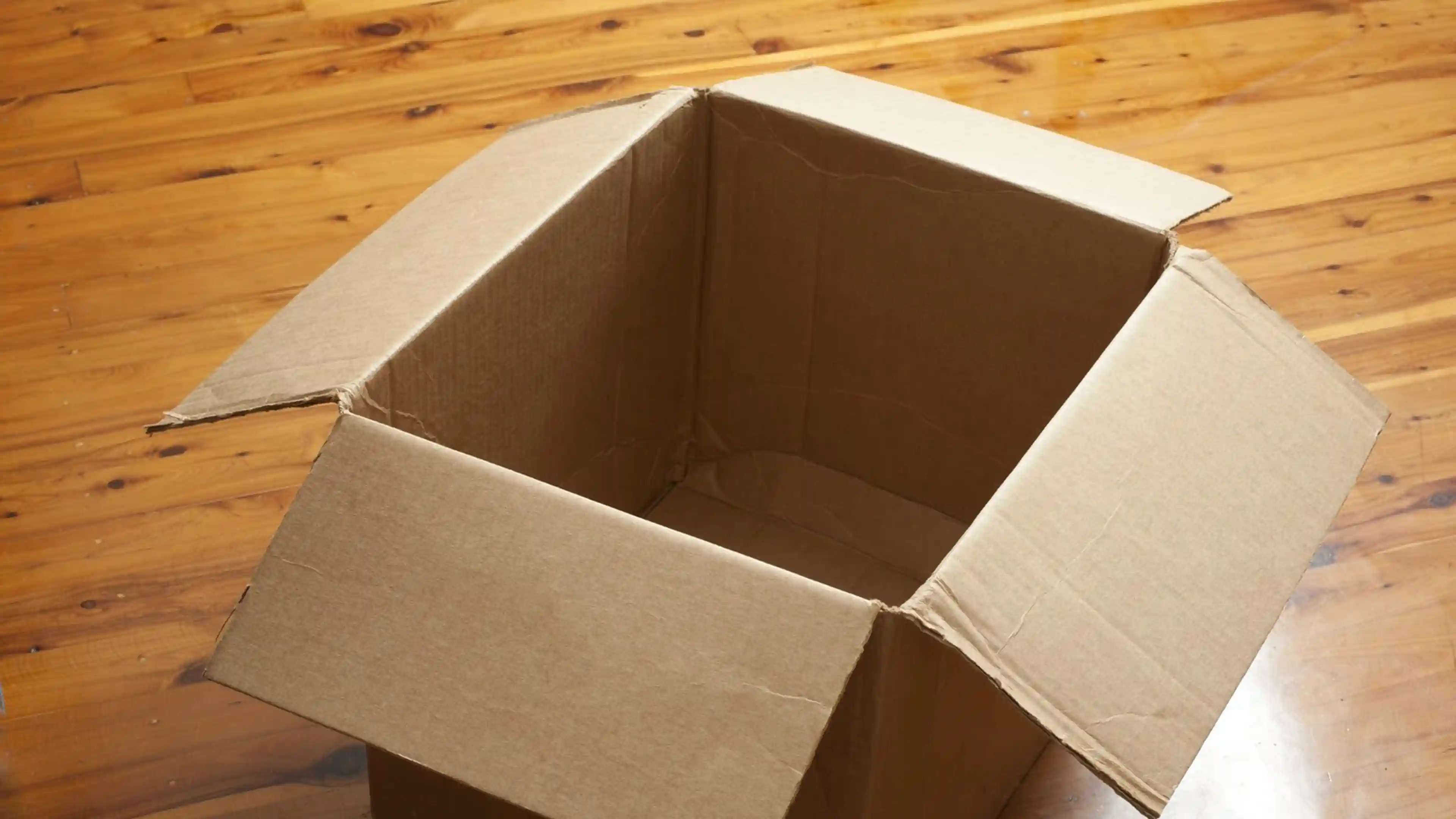 DIY Hacks - Making Baskets from Cardboard Boxes