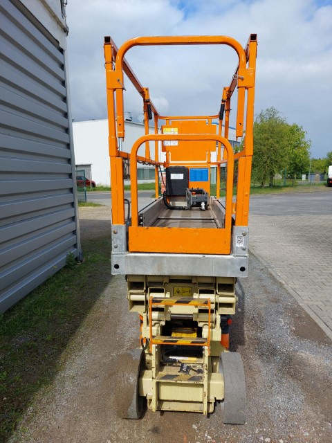 Picture of a JLG 2030ES