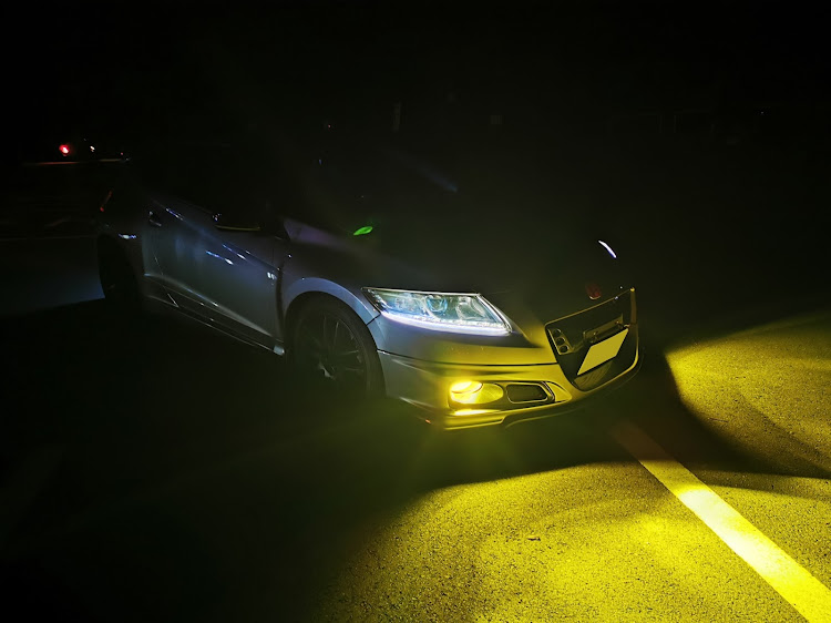 CR-Zのイエローフォグ・シーケンシャルLEDテープ・こだわり車外パーツに関するカスタム事例の投稿画像1枚目