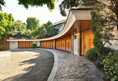 Maison avec piscine et jardin 1