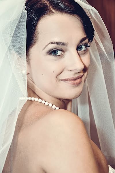 Fotógrafo de casamento Larisa Dovgalyuk (lora-foto). Foto de 29 de março 2014