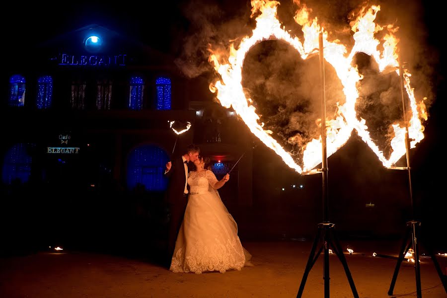 Fotografo di matrimoni Aleksandra Topekha (alexandrastudio). Foto del 9 giugno 2018