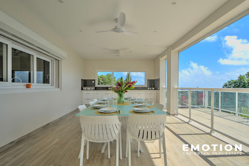 Villa with pool and terrace 5