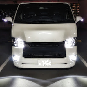 ハイエースバン TRH200V