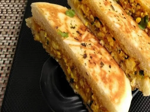 Paneer Kulcha (1Pc)