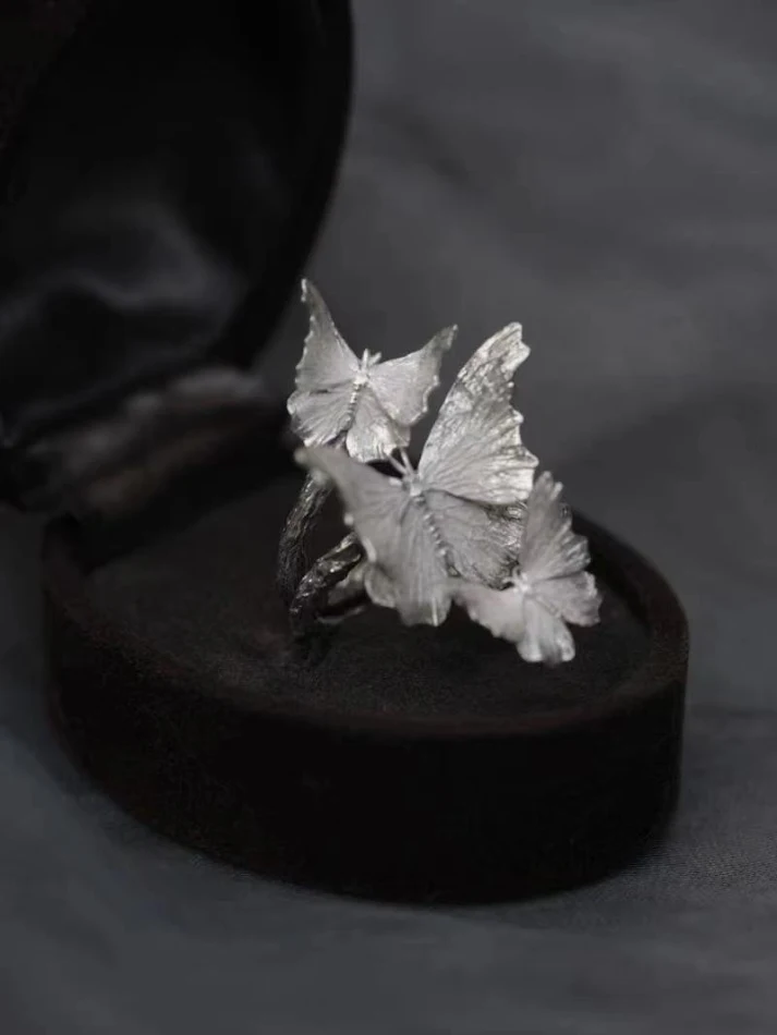 Vrouwen vlinder emaille ring, kille wind design. Unieke elegantie voor elke gelegenheid. Voeg verfijning en stijl toe aan je look.