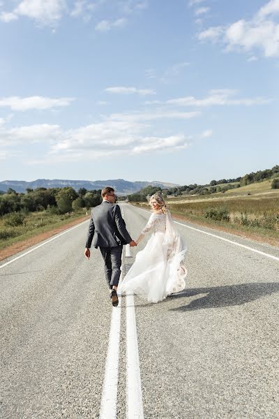 Wedding photographer Tatyana Napizheva (tatinapizheva). Photo of 4 August 2022