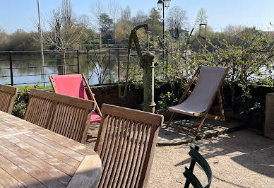 Maison avec jardin et terrasse 4