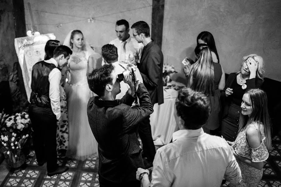 結婚式の写真家Roberts Vidzidskis (rabarberts)。2017 10月16日の写真