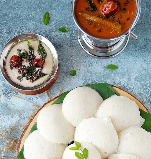 Steamed Rice Idli [2Pcs] +Sambar, Chutney, Coconut Chutney & Gunpowder