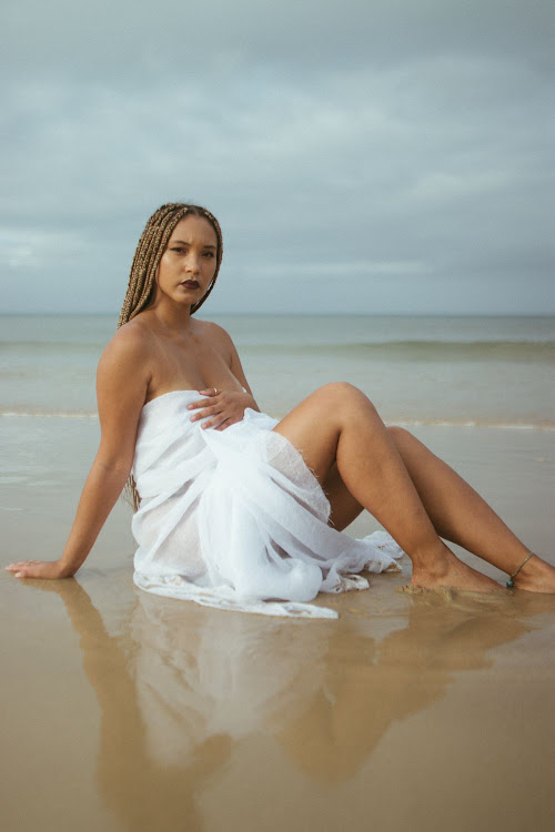 Port Elizabeth singer Tanya Houlie recently released her debut EP ‘No Shame’.