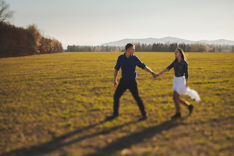 Wedding photographer Oksana Zakharchuk (youllow). Photo of 30 January 2014