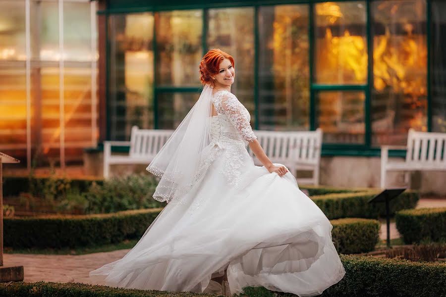 Fotógrafo de bodas Aleksandra Tikhova (aleksti). Foto del 3 de abril 2018