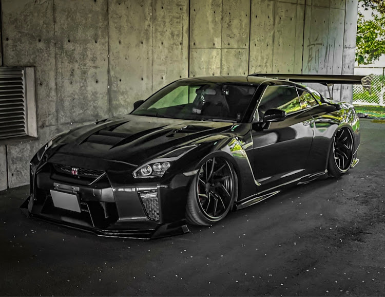 NISSAN GT-Rのブラックデー・黒色無双・T-DEMAND・T&T FORGEDに関するカスタム事例の投稿画像2枚目