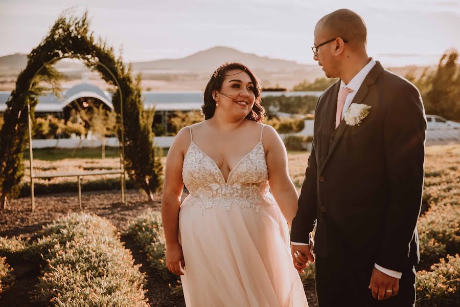 Wedding photographer Samantha Pinto (ameliamariaphoto). Photo of 10 December 2019