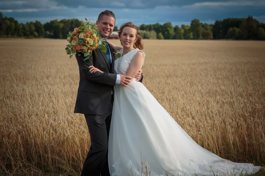 Wedding photographer Henrik Landfors (landfors). Photo of 1 October 2021