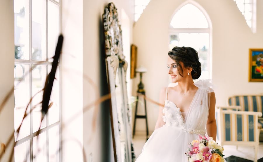 Fotógrafo de casamento Nika Abuladze (nikoabu). Foto de 1 de agosto 2018