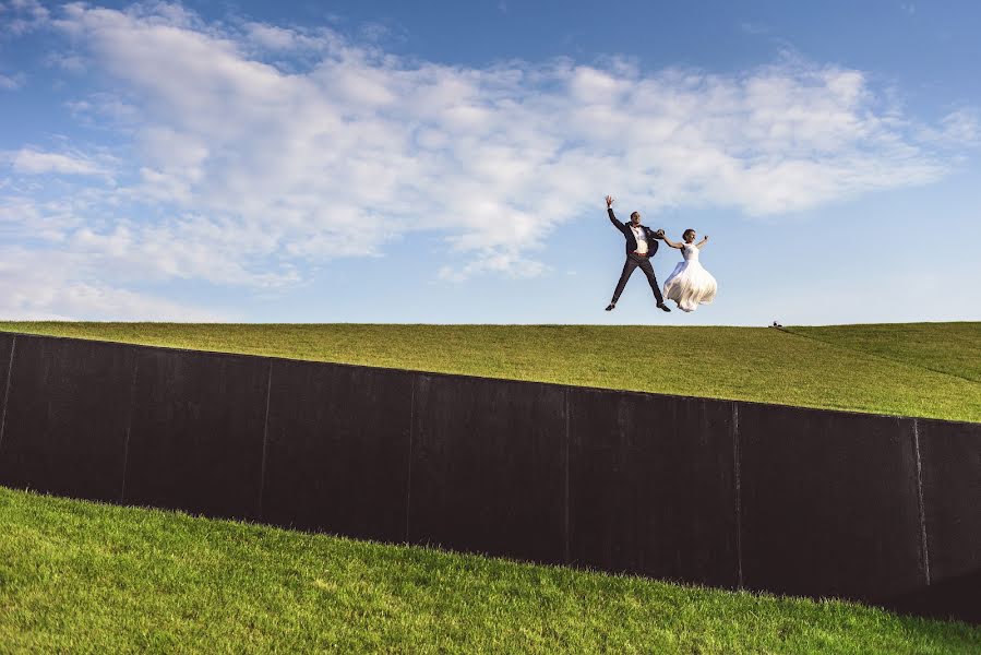 Wedding photographer Maciej Niesłony (magichour). Photo of 5 August 2015