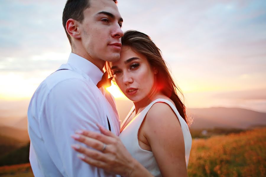 Fotógrafo de casamento Maksim Berlyuta (maximberlyuta). Foto de 23 de agosto 2019