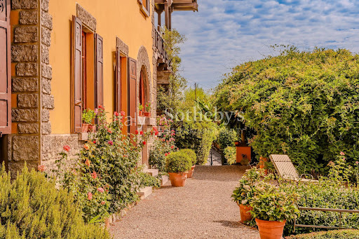 Villa 2