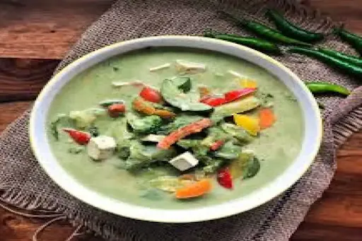 Veg Green Thai Curry With Steam Rice