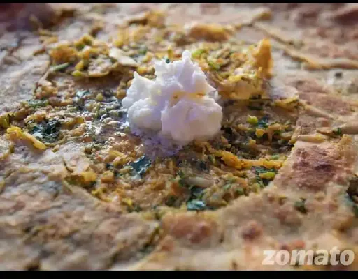 Paneer Gajar Parantha