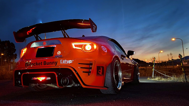 86のEat up⤴・ロケットバニー・やっぱりお尻は大事・xacar86BRZsonic・夜洗車ワックスに関するカスタム事例の投稿画像2枚目