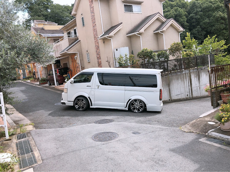 ハイエースの梅雨明け間近に関するカスタム事例の投稿画像1枚目