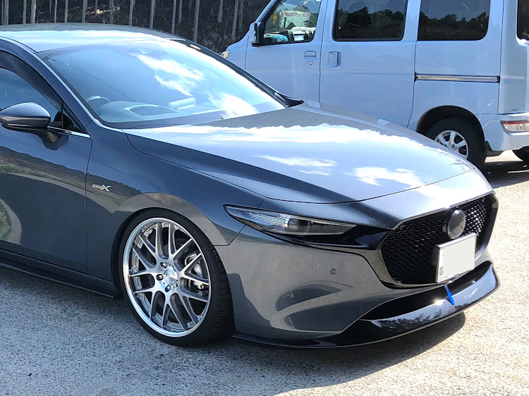 MAZDA3のマツダ3ファストバック・いつもイイネ&コメントありがとうございます🙇‍♂️・撮り溜め写真・20インチホイールに関するカスタム事例の投稿画像2枚目