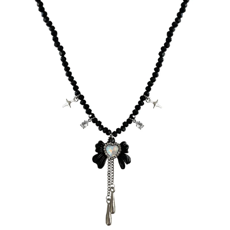Schwarze Schleifenstich Herz Halskette Dein Herz am Hals! Zeige Liebe und Individualität. Ideal für jeden Anlass und Outfit.