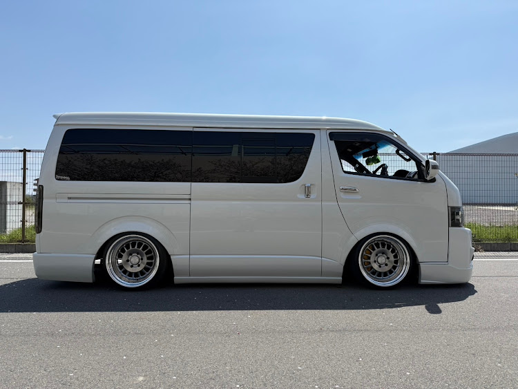 ハイエースバンの200系ハイエース・気軽にフォロー&コメントよろしくお願いします🥺・インスタメイン・ワイド・DIYに関するカスタム事例の投稿画像3枚目