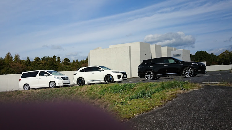 ハリアーの連続オフ会・ドライブに関するカスタム事例の投稿画像4枚目