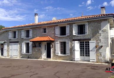 Maison avec jardin 1