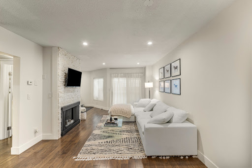 Apartment with pool 2