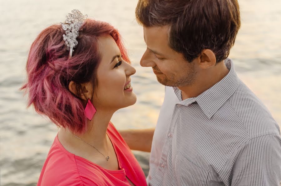 Fotógrafo de casamento Elena Dorofeeva (helenaway). Foto de 30 de junho 2017