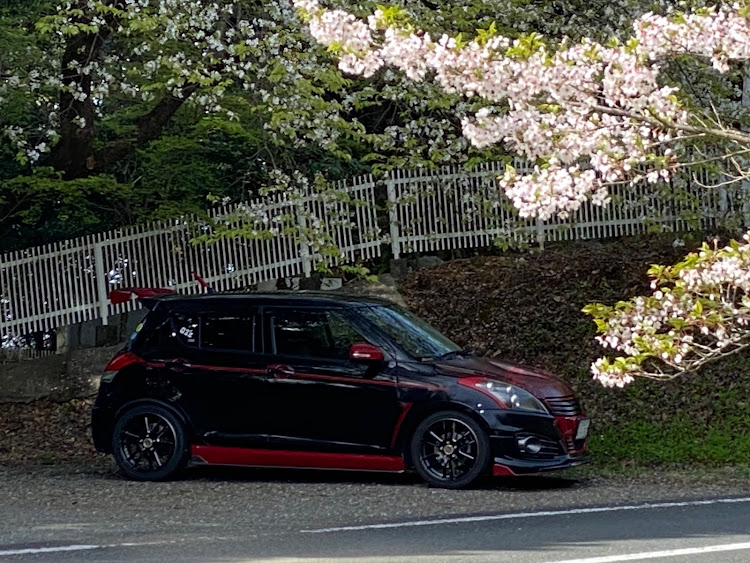 スイフトスポーツの閃光になりたいカピ・一筋の光へ・理性なんて置いてこい・Team 03'z・サクラと愛車に関するカスタム事例の投稿画像1枚目
