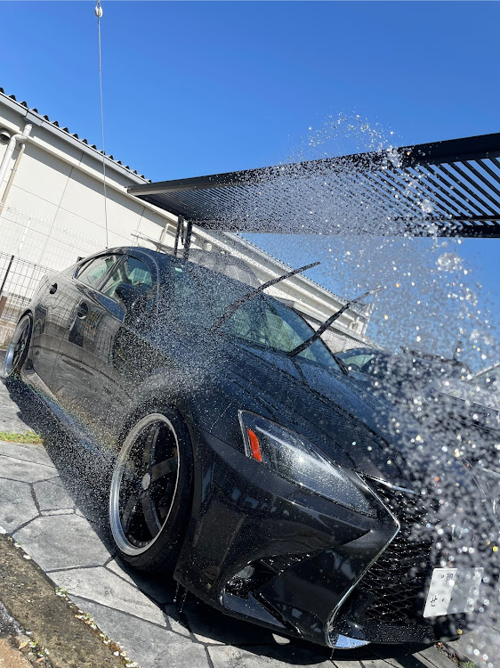 ISのGSE20・GWの過ごし方・洗車に関するカスタム事例の投稿画像1枚目